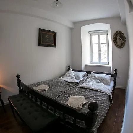 3 Bridges App Apartman